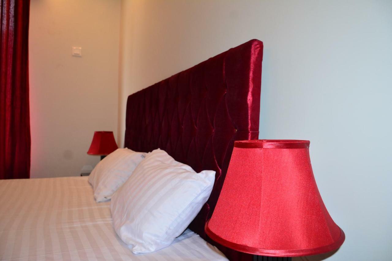 La Orilla Hotel Muzaffarabad Εξωτερικό φωτογραφία